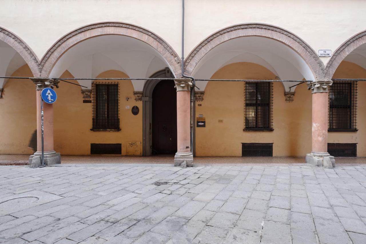 In The Shadow Of The Two Towers Apartment Bologna Exterior photo